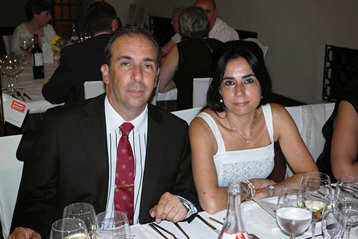 Ángel Eliz con su esposa, reportero fotográfico en la cena benéfica del Rotary Club de Medina del Campo